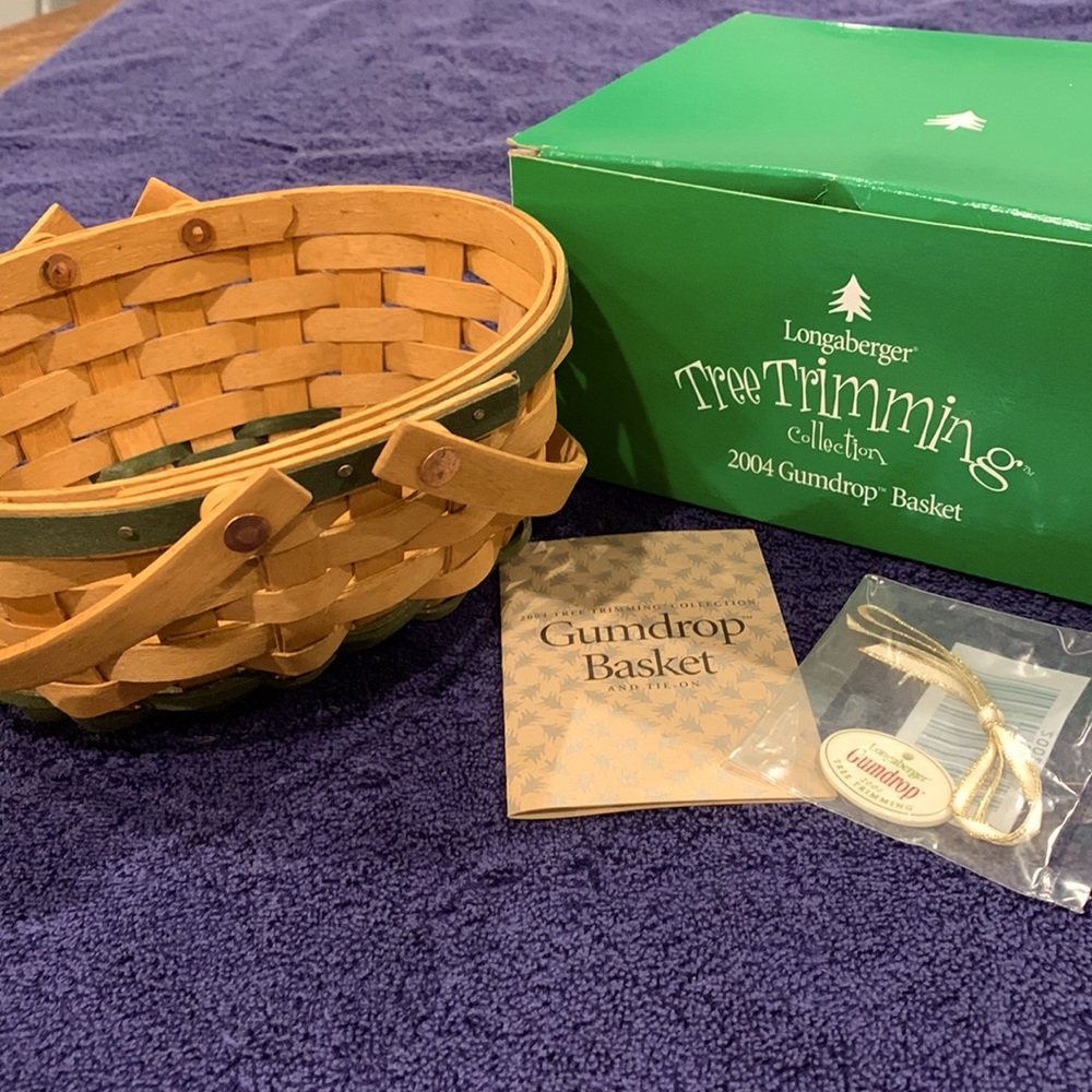 Longaberger 2004 Tree Trimming Collection Gumdrop basket set.